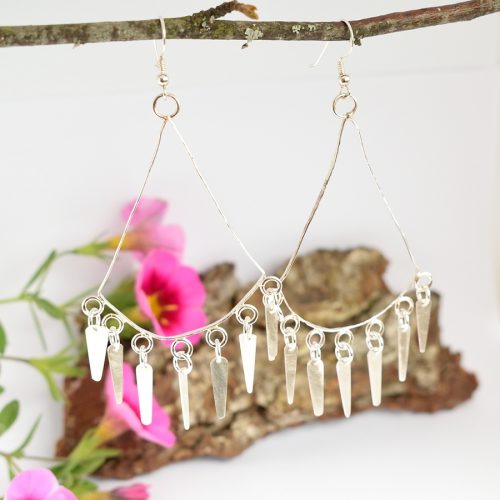 Inkkari-korvakorut on designattu Sterling-hopeasta sekä sulatetuista hopealusikan osista.