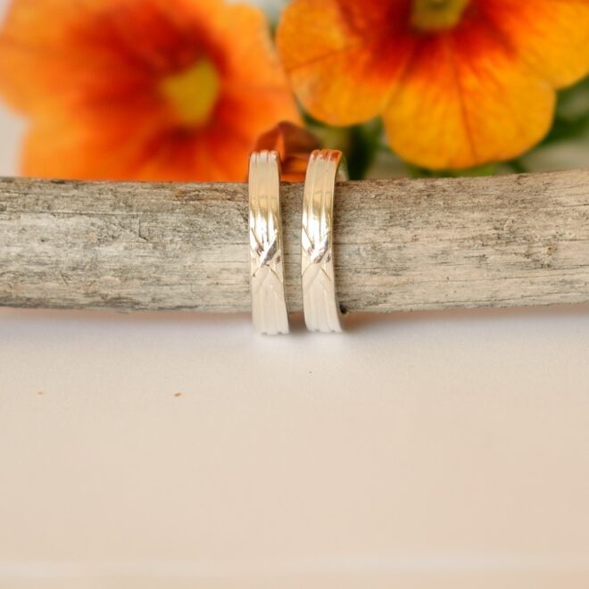 Piirto-tappikorvakorut edestä